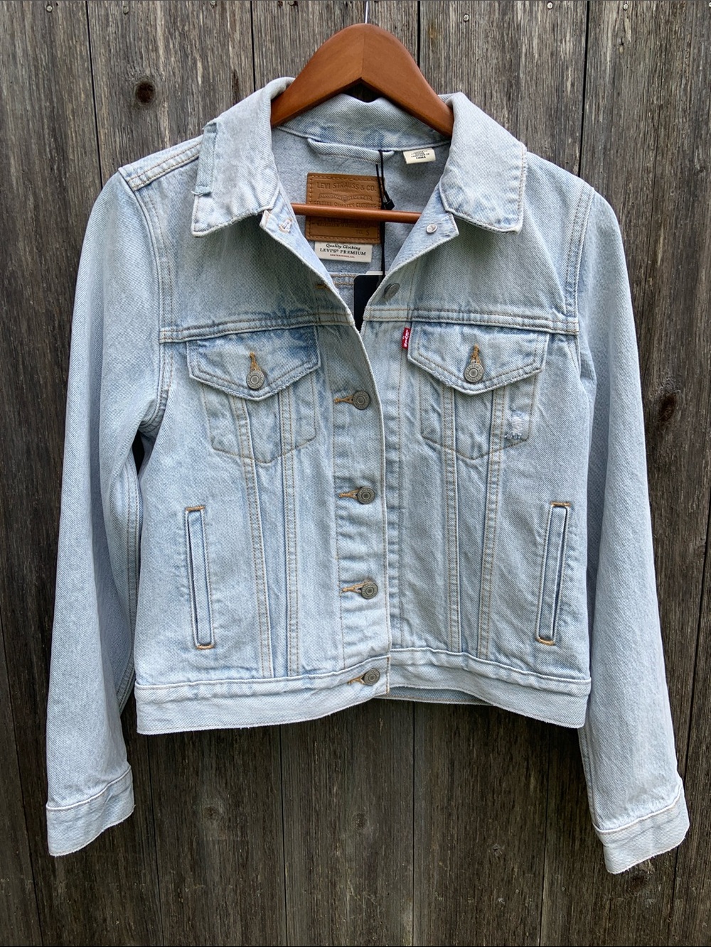 NWT Levi’s Light Blue Denim Trucker Jacket